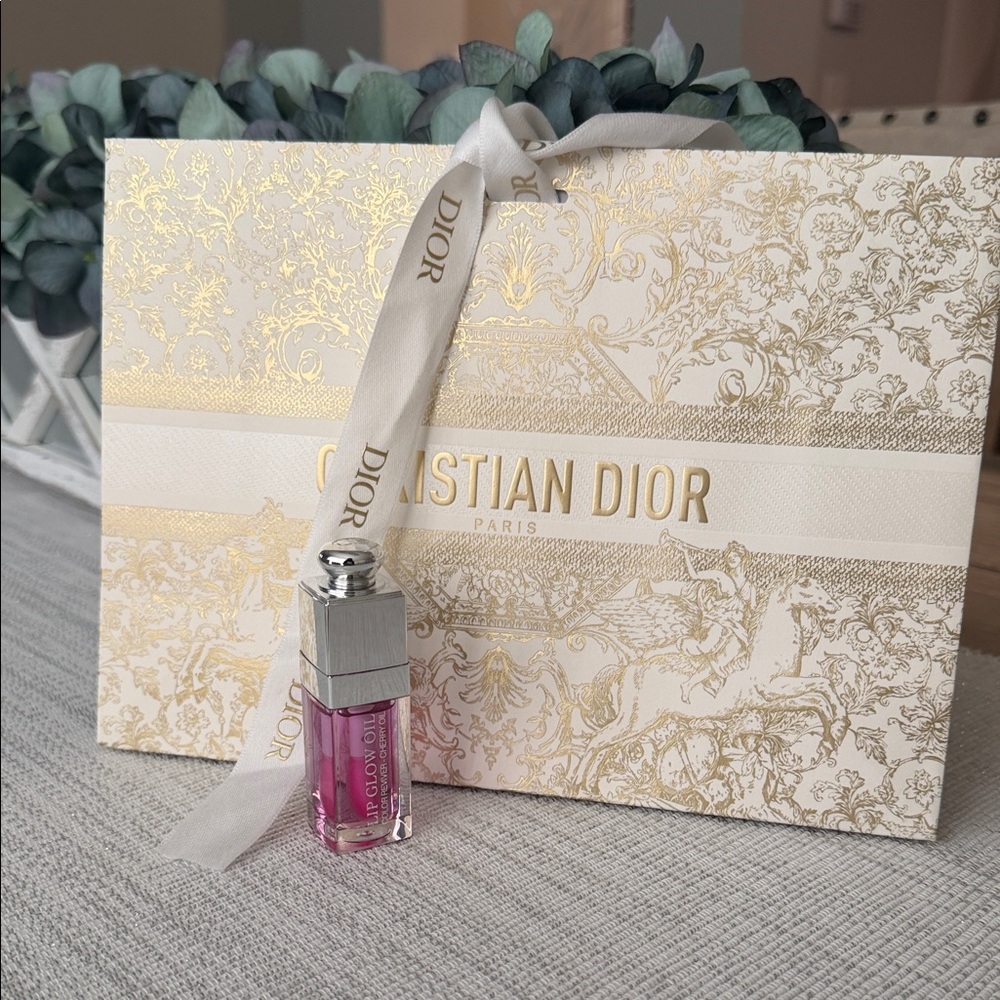 NWT Dior Gift Bag & Dior Addict Lip Glow Oil 063 Gold and White Bag with ribbon - Picture 3 of 6
